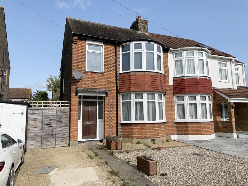 Lot: 31 - THREE BEDROOM SEMI-DETACHED HOUSE FOR IMPROVEMENT - Front of property